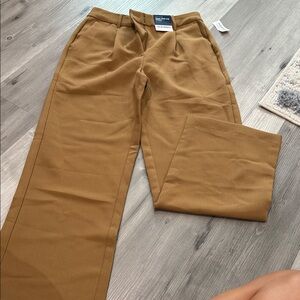 Old Navy Women's Tan Trousers